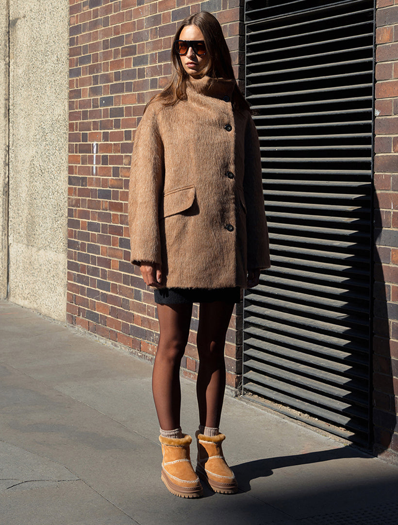 Nyali 4.0. Crochet Chestnut Suede Natural