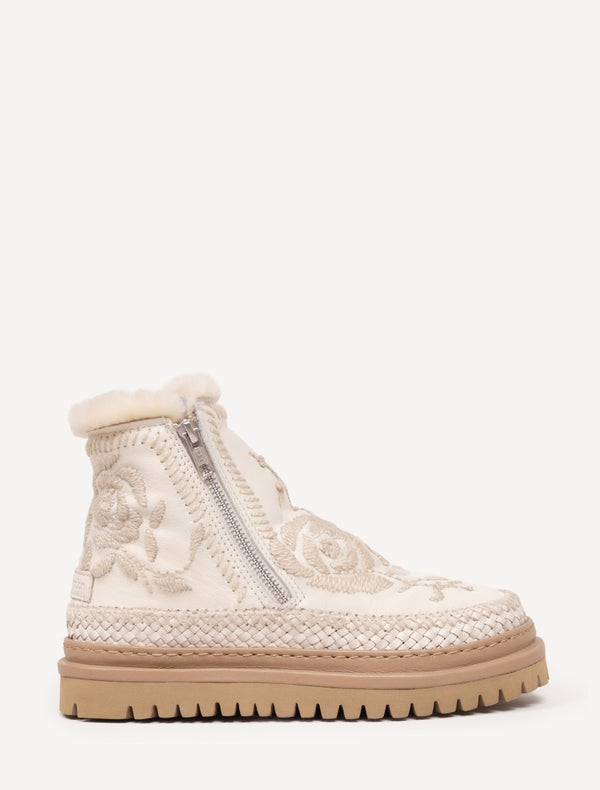 Setsu 4.0. Rose Milk Leather Natural - Preorder - Ships 28 September 2026