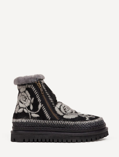 Setsu 4.0. Rose Black Suede Grey - Preorder - Ships 25 August 2026