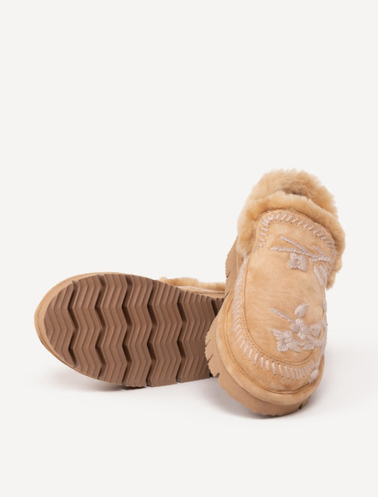 Jude Slippers Blossom Chestnut Suede Wheat - Preorder - Ships 25 August 2026
