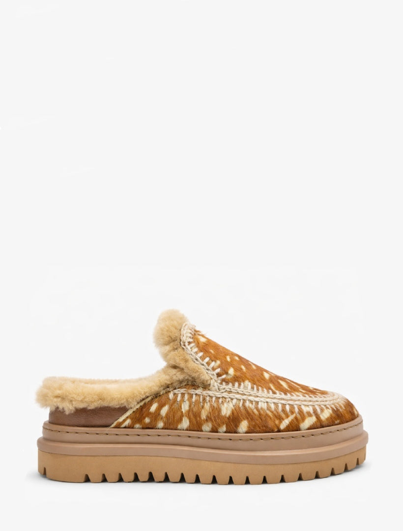 Jun 4.2. Slippers Deer Pony Natural