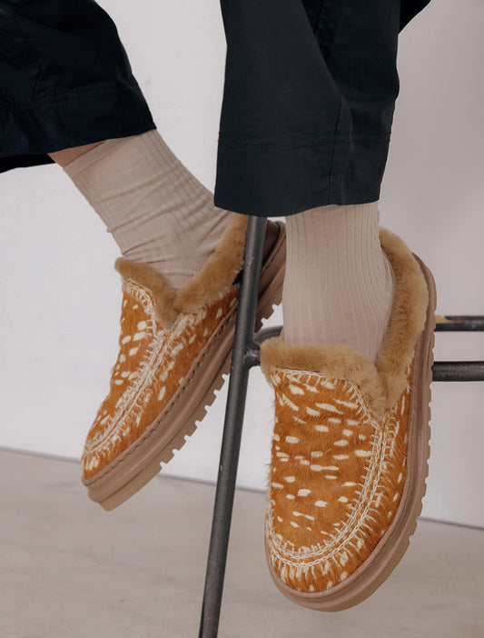 Jun 4.2. Slippers Deer Pony Natural