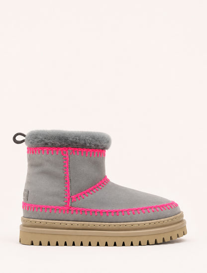 Nyali 4.0. Crochet Grey Suede Neon Pink
