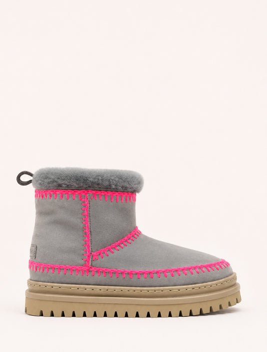 Nyali 4.0. Crochet Grey Suede Neon Pink