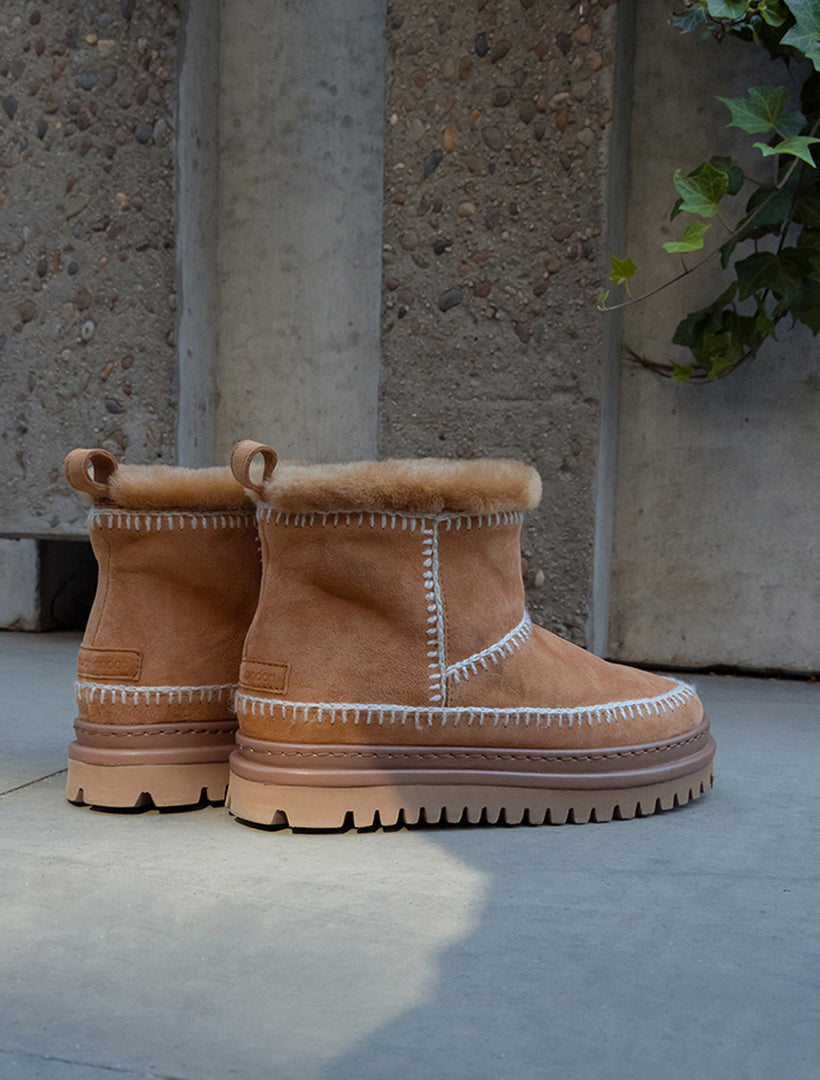 Nyali 4.0. Crochet Chestnut Suede Natural