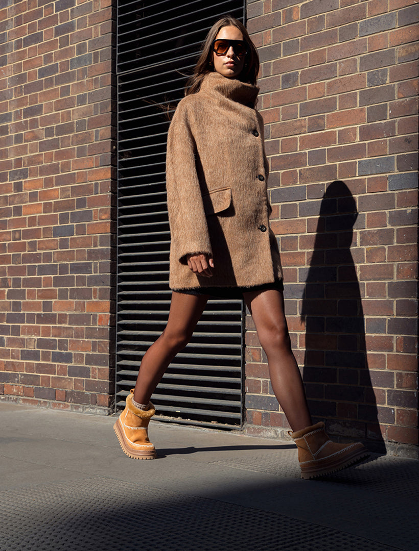 Nyali 4.0. Crochet Chestnut Suede Natural