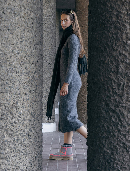 Nyali 4.0. Crochet Grey Suede Neon Pink