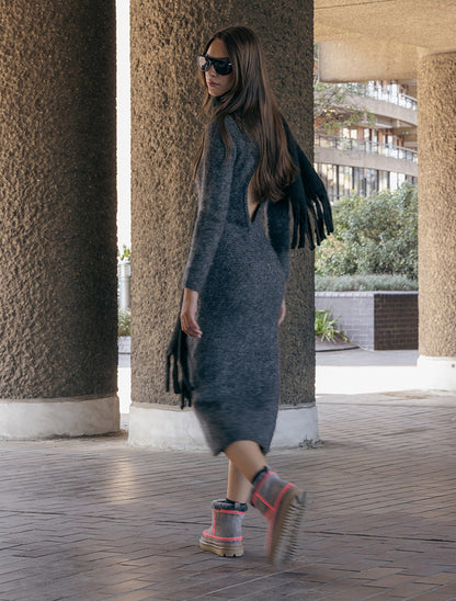 Nyali 4.0. Crochet Grey Suede Neon Pink