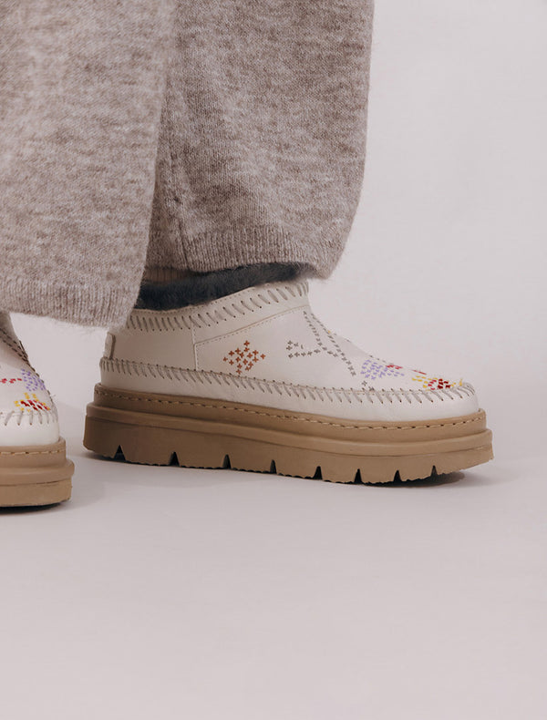Nyali Micro 4.3. Folk Milk Leather Multi