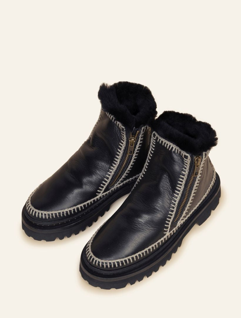 Setsu Crochet Ankle Boot Black Leather Light Grey