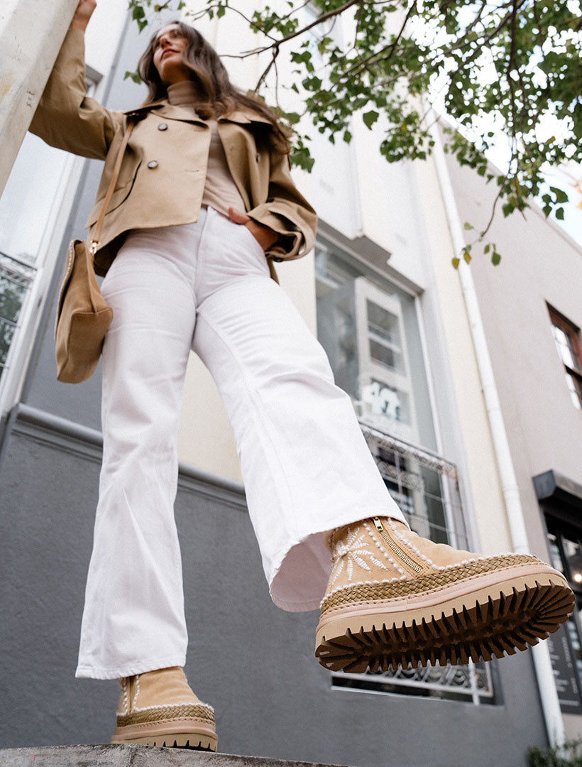 Setsu 4.0. Floral Ankle Boot Saffron Suede Natural