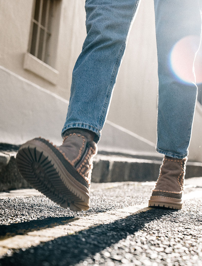 Setsu 4.0. Floral Ankle Boot Taupe Suede Peach