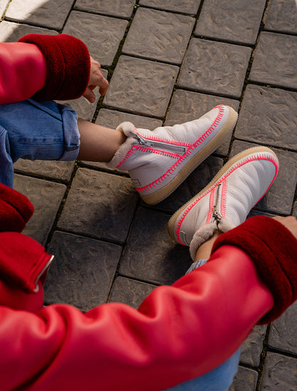 Setsu Crochet Ankle Boot Milk Leather Neon Pink