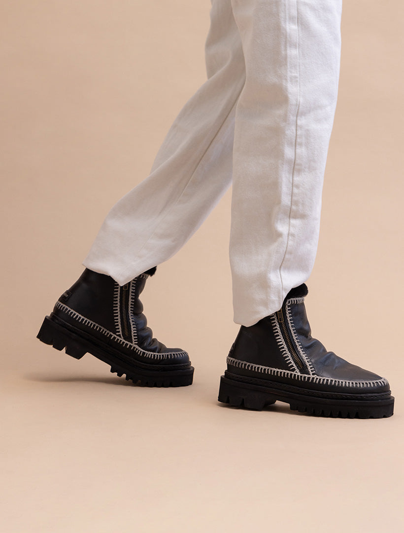 Setsu 3.0. Crochet Ankle Boot Black Leather Light Grey