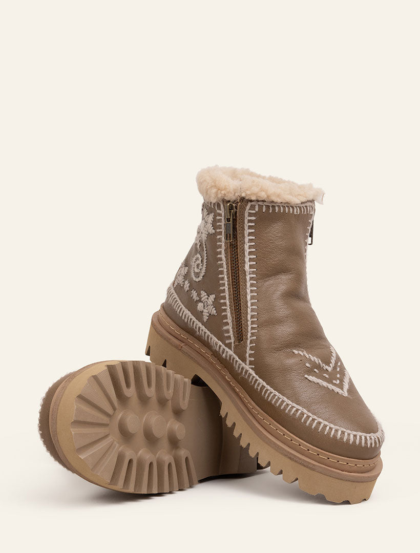 Setsu 3.0. Paisley Ankle Boot Otter Leather Wheat