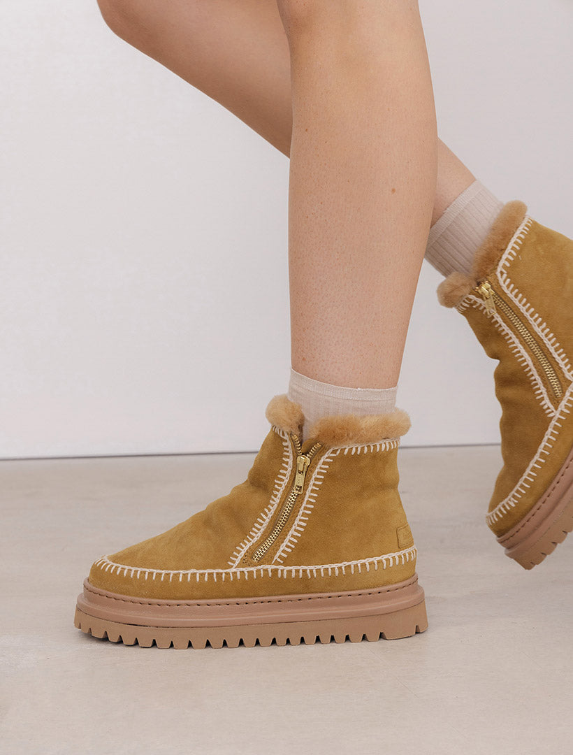 Setsu 4.0. Crochet Chestnut Suede Natural