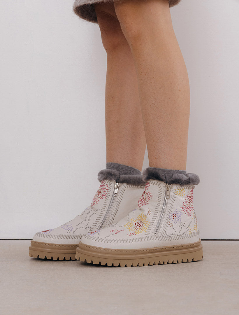 Setsu 4.0. Folk Milk Leather Multi
