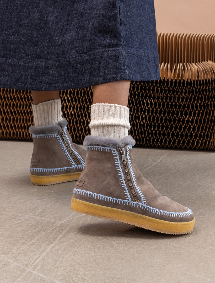 Setsu Crochet Ankle Boot Light Grey Suede Blue