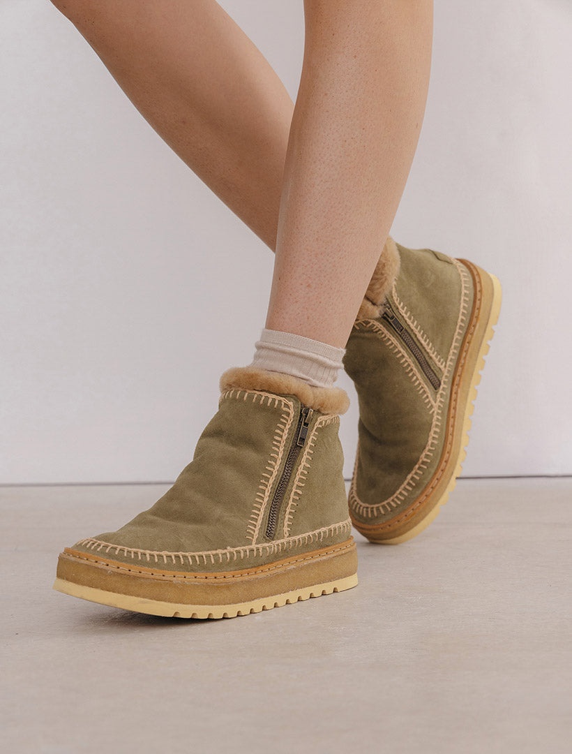 Setsu Wedge Crochet Fern Suede Beige