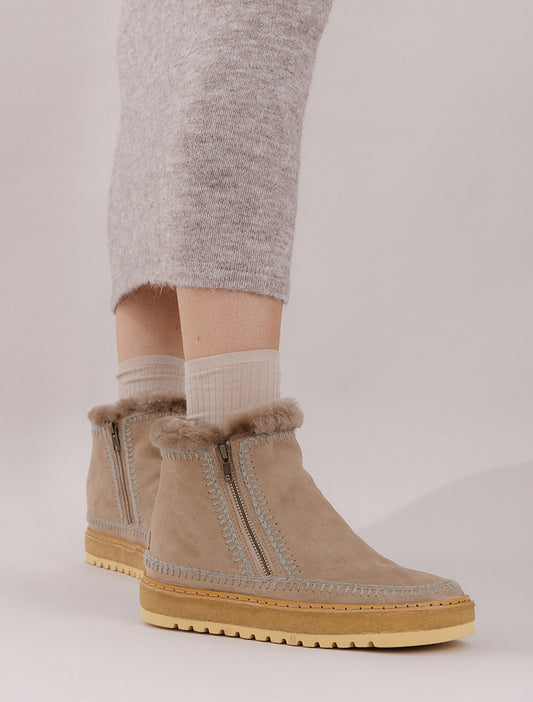 Setsu Wedge Crochet Otter Suede Grey