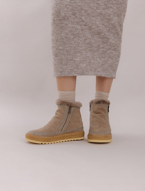 Setsu Wedge Crochet Otter Suede Grey