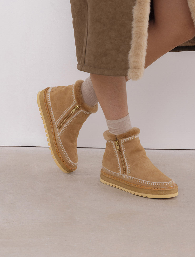 Setsu Wedge Crochet Saffron Suede Natural