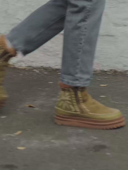 Setsu 4.0. Floral Ankle Boot Fern Suede Olive