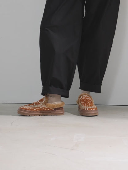 Jun 4.2. Slippers Deer Pony Natural