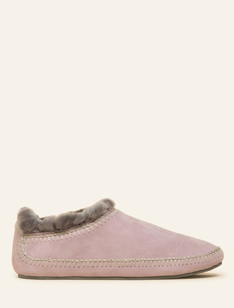 Slip on lilac suede slipper boots with light grey crochet detailing.