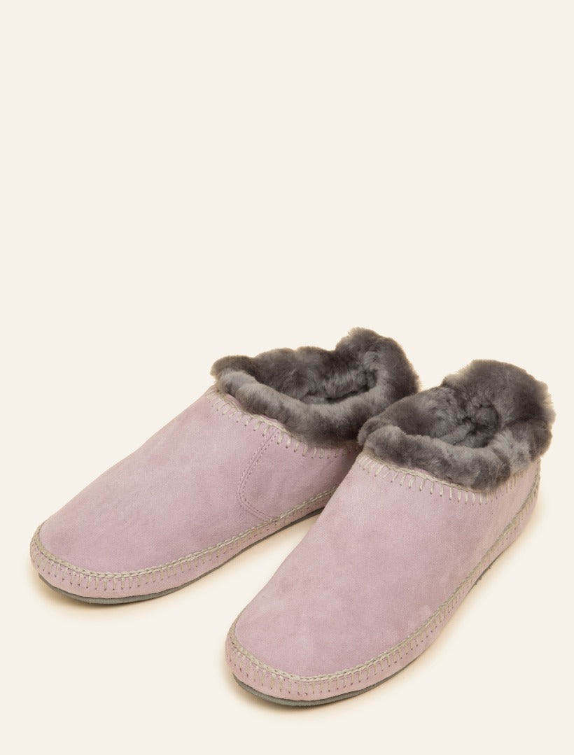 Slip on lilac suede slipper boots with light grey crochet detailing.