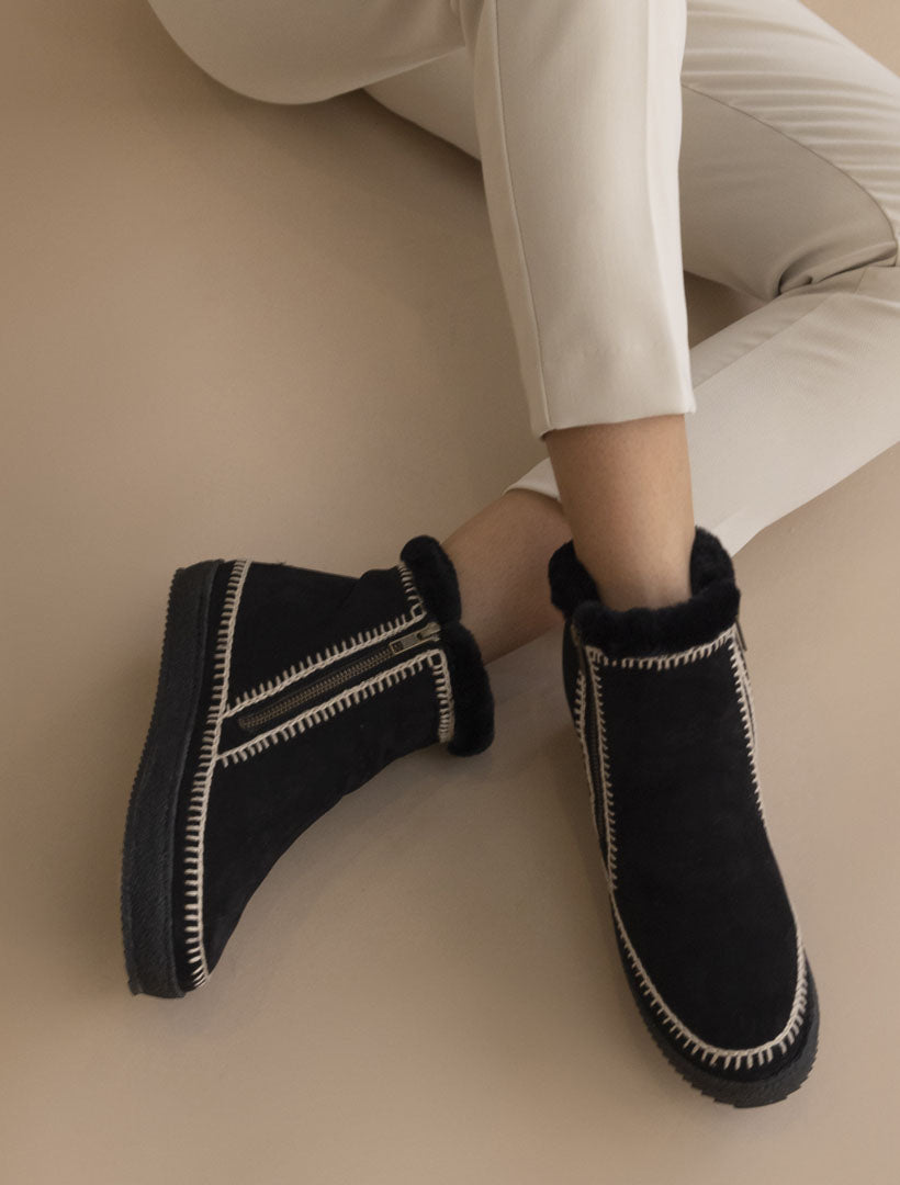 Setsu Inner Wedge Crochet Boot Black Suede
